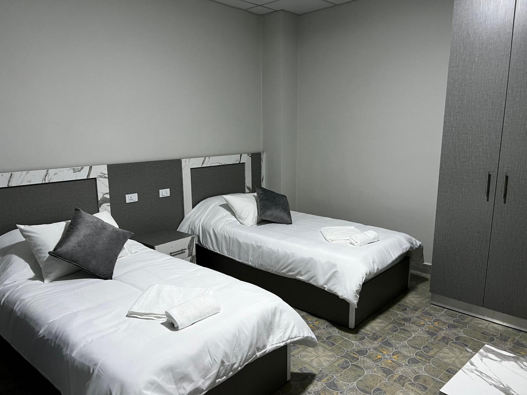 Downtown Inn マダバ エクステリア 写真